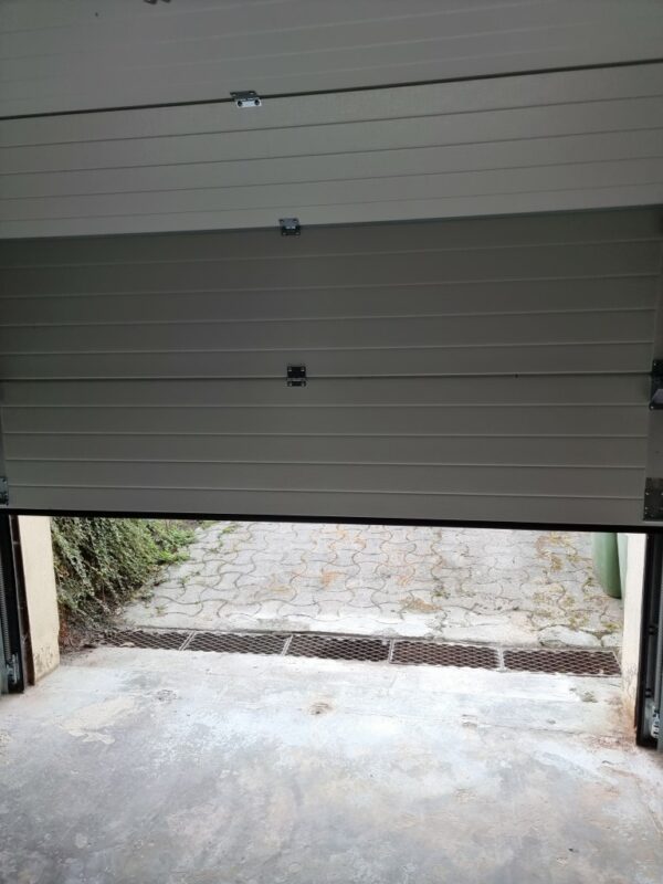 Remplacement de porte de garage motorisée à Villiers-le-Mahieu