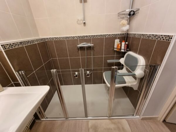 Accessibilisation de la salle de bain pour Personne à Mobilité Réduite à Pontchartrain