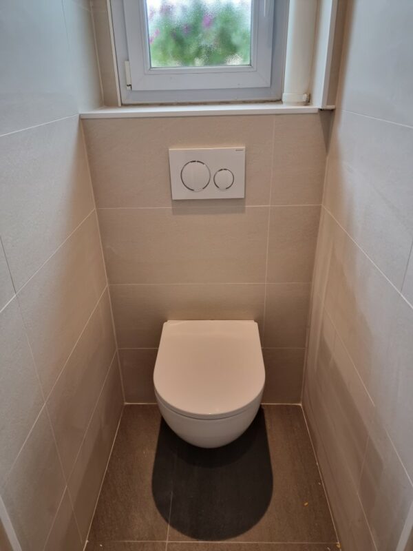 Pose d'un WC suspendu à Thoiry (Yvelines)